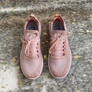 APL Techloom Breeze Trainer
